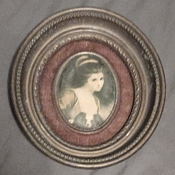 Vintage Photo Cameo Creation - Picture 3 of 5